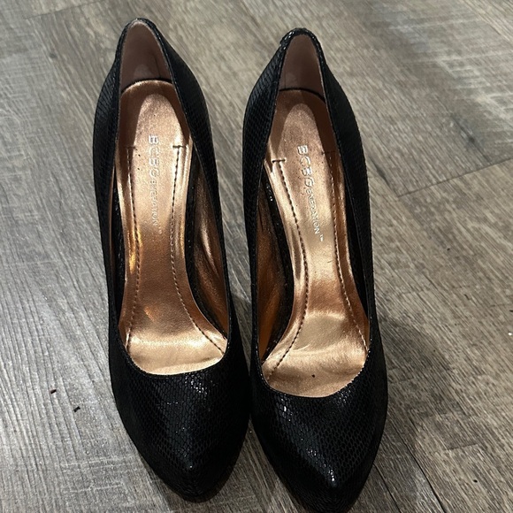 BCBGeneration Shiny Black Textured Heels - Picture 1 of 5